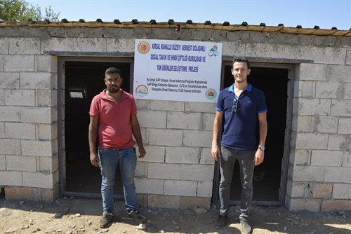 Kırsal Mahalle Düzeyi Serbest Dolaşımlı Doğal Tavuk ve Hindi Çiftliğinin Kurulması ve Yan Ürünler Geliştirme Projesi